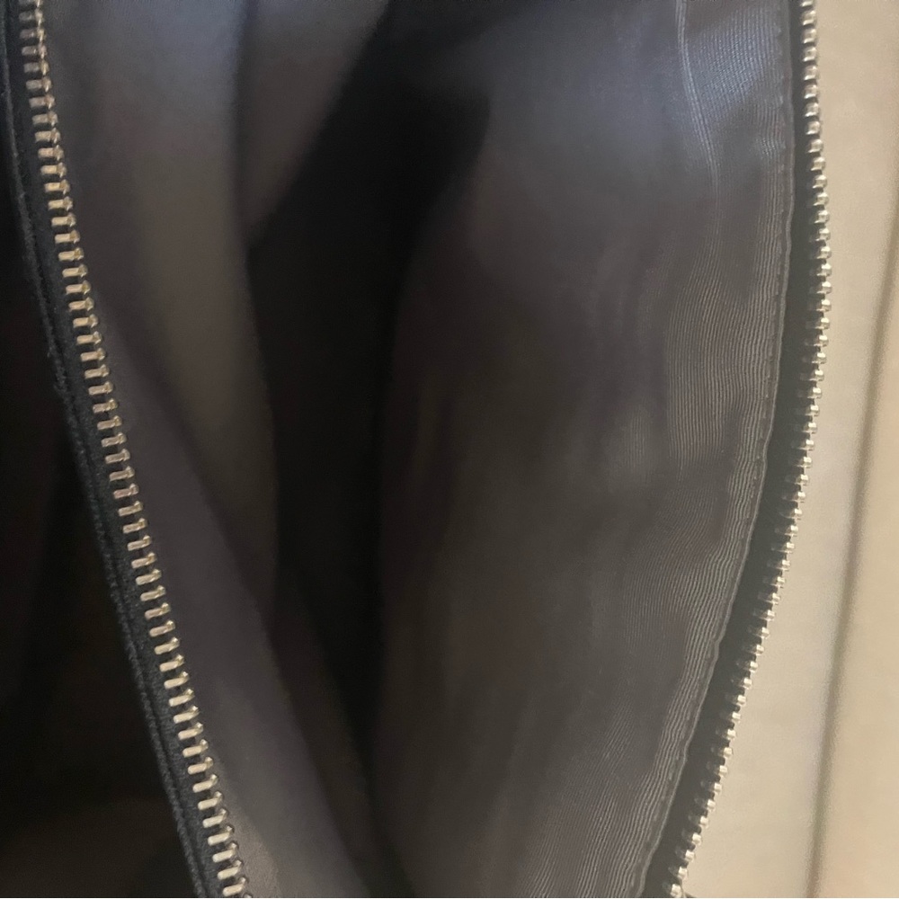 Authentic Coach Peyton Leather Double-zip Carryall. F25669 - Picture 7 of 15